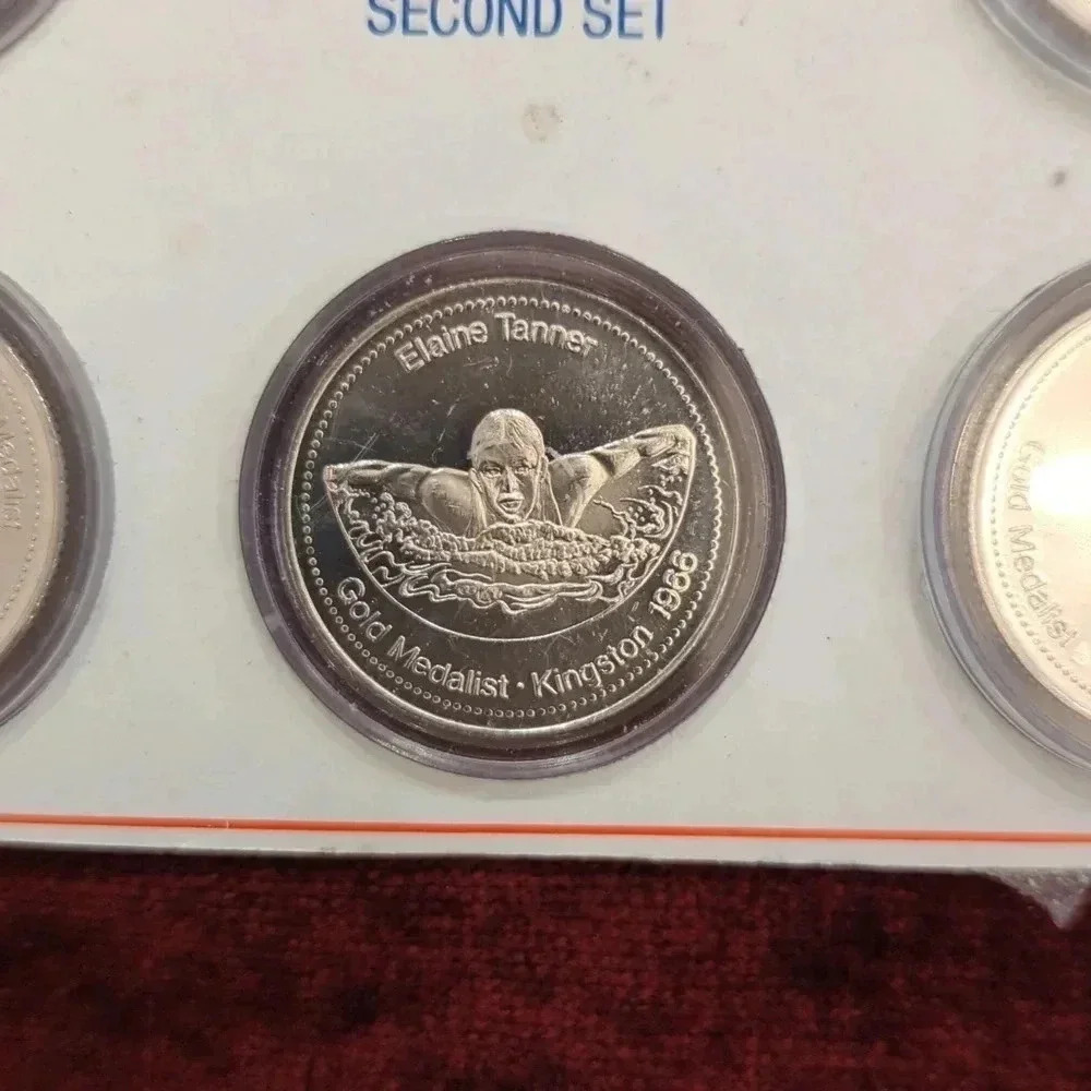 Edmonton Commonwealth Games Commemorative Medallions (2) - Picture 5 of 7